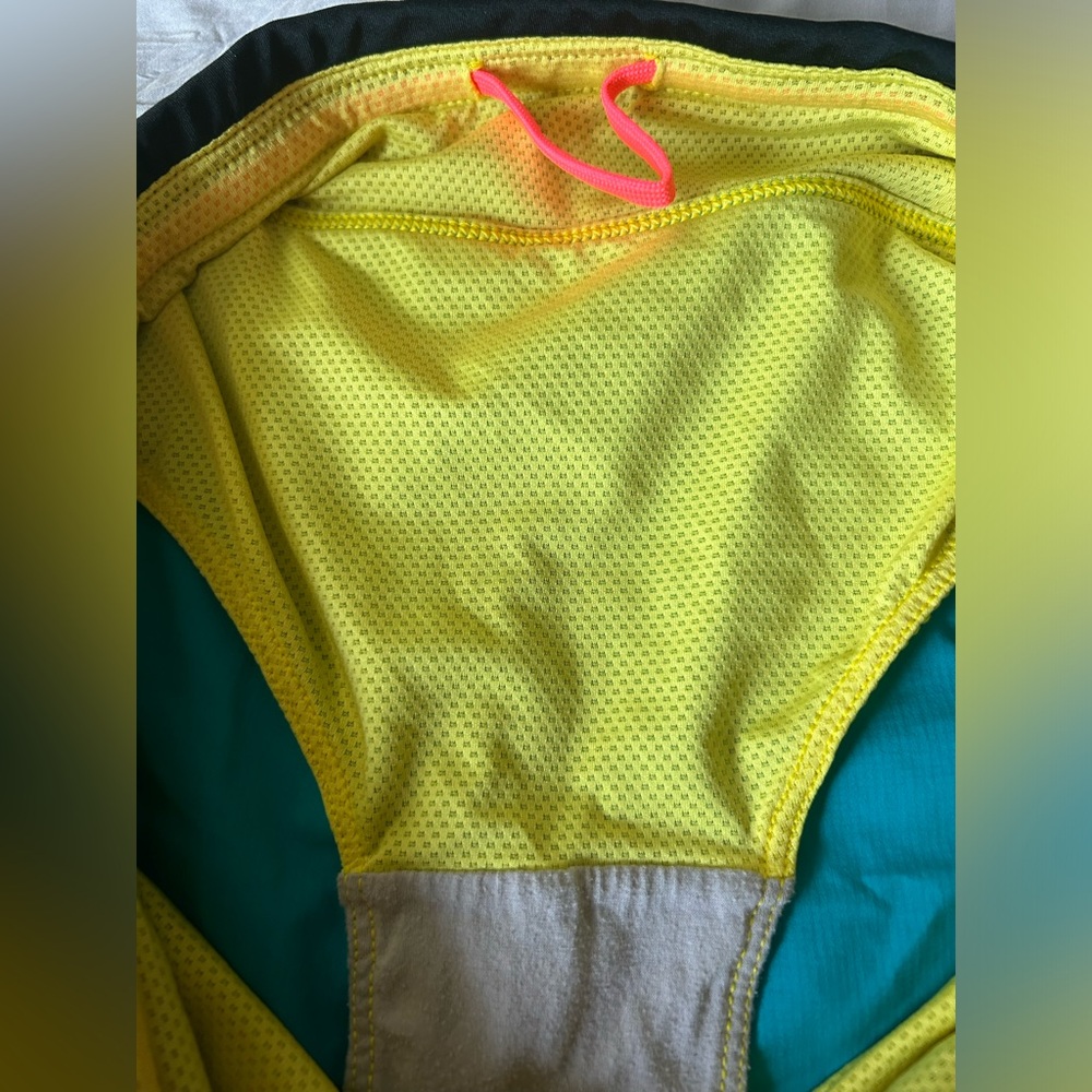 The North Face Shorts Flight Series Size XL - Picture 8 of 8